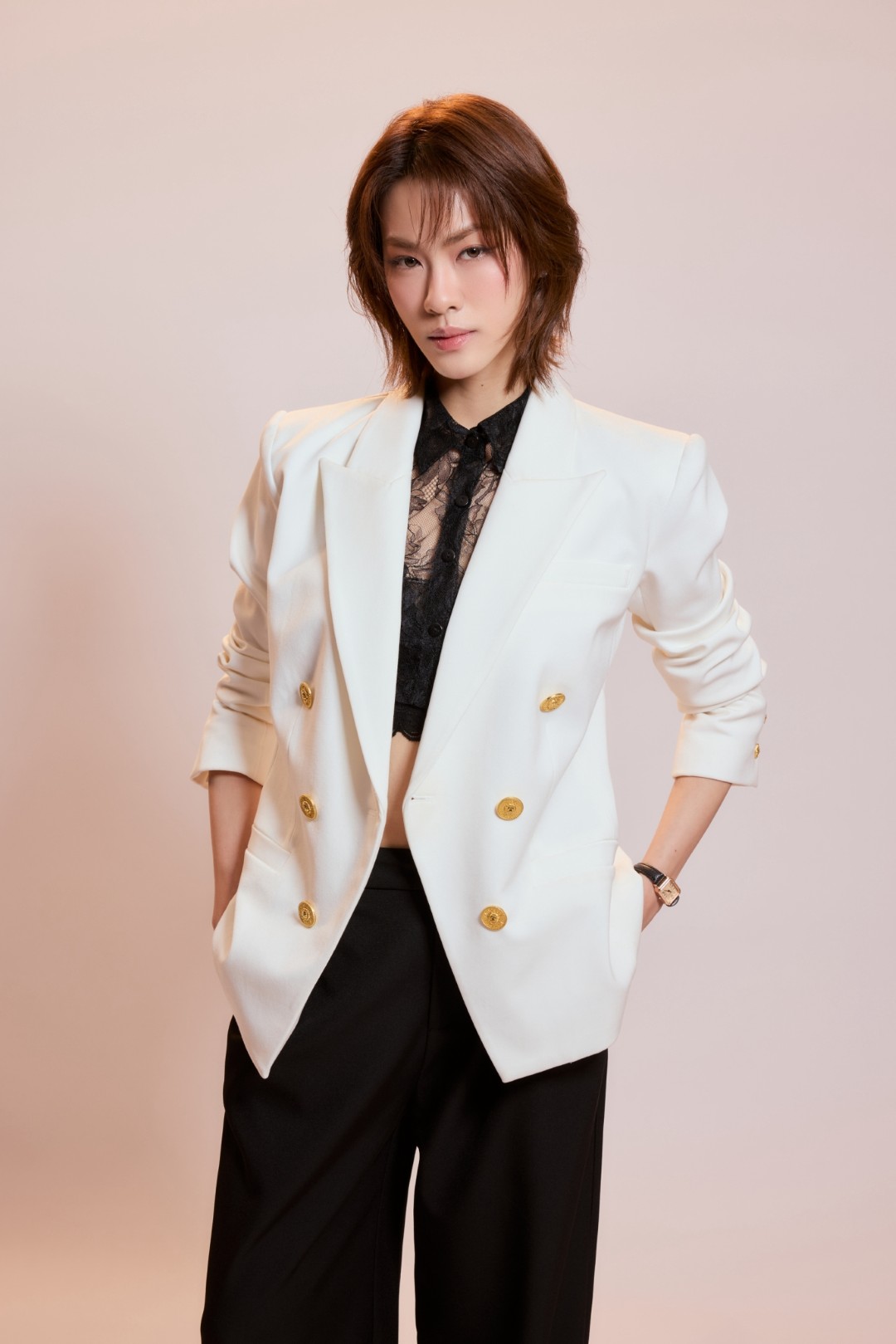 เอมี่ ทสร กลิ่นเนียม as จันทร์